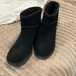 Ugg Classic Femme Mini Boot